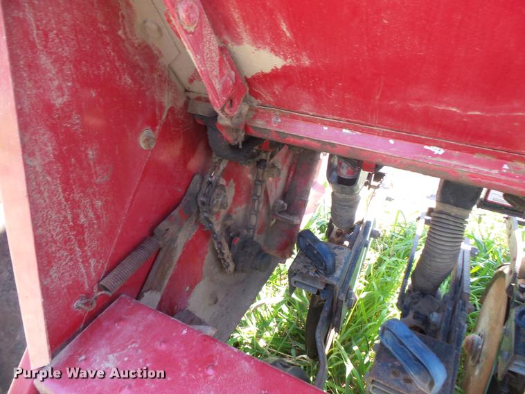 image for item DC5362 International 5100 Soybean Special grain drill