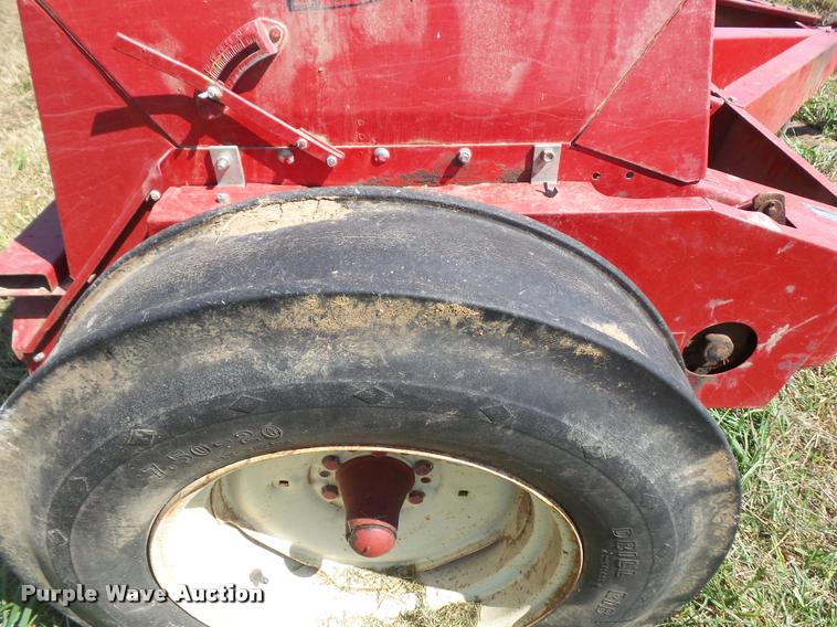 image for item DC5362 International 5100 Soybean Special grain drill