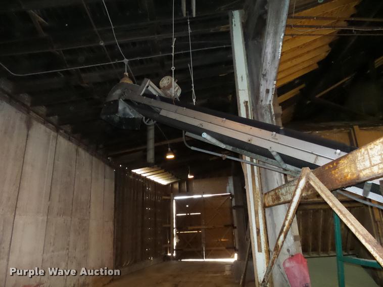 image for item DC6427 Doyle vertical fertilizer mixer