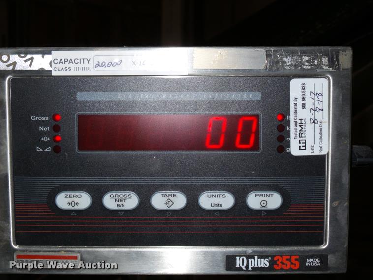 image for item DC6427 Doyle vertical fertilizer mixer