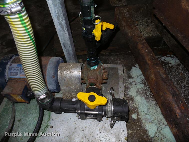 image for item DC6427 Doyle vertical fertilizer mixer