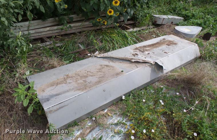 image for item DC6427 Doyle vertical fertilizer mixer