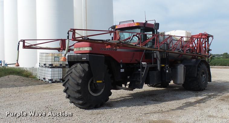 image for item DC6429 Case 3300B self-propelled sprayer
