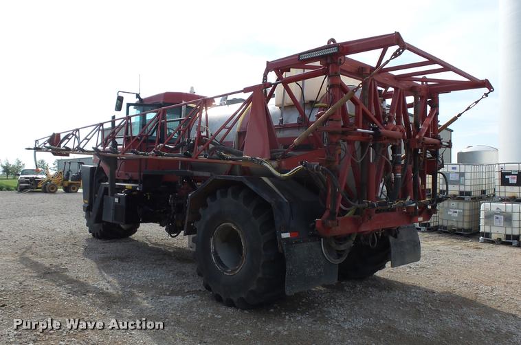 image for item DC6429 Case 3300B self-propelled sprayer