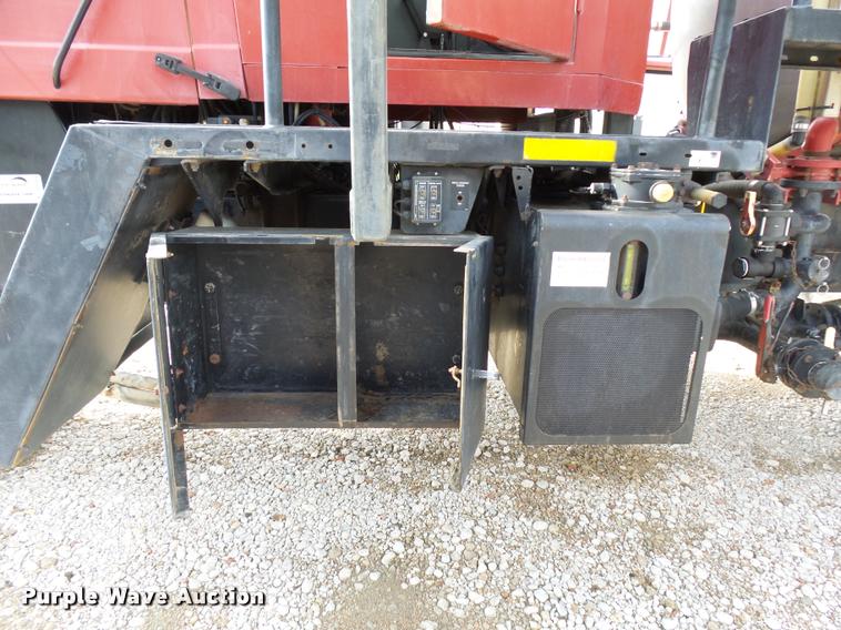 image for item DC6429 Case 3300B self-propelled sprayer