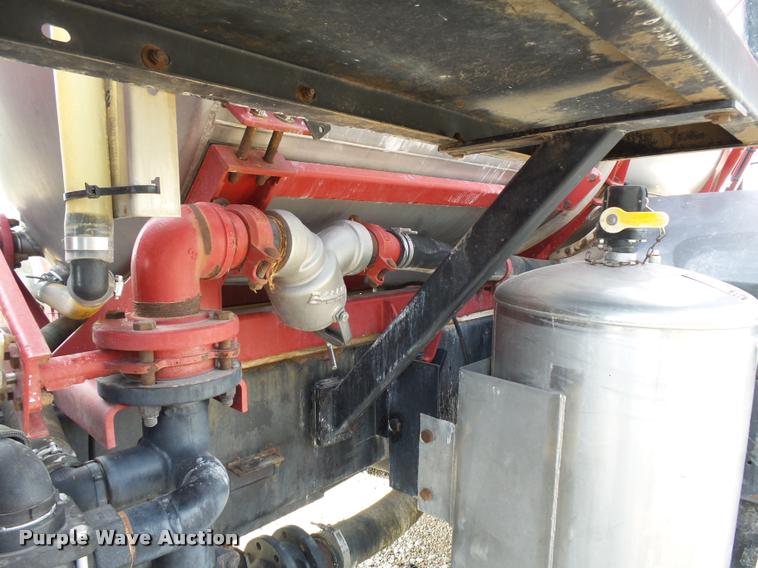 image for item DC6429 Case 3300B self-propelled sprayer