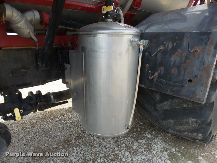 image for item DC6429 Case 3300B self-propelled sprayer