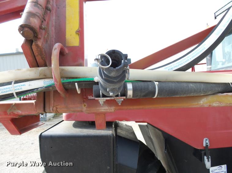 image for item DC6429 Case 3300B self-propelled sprayer