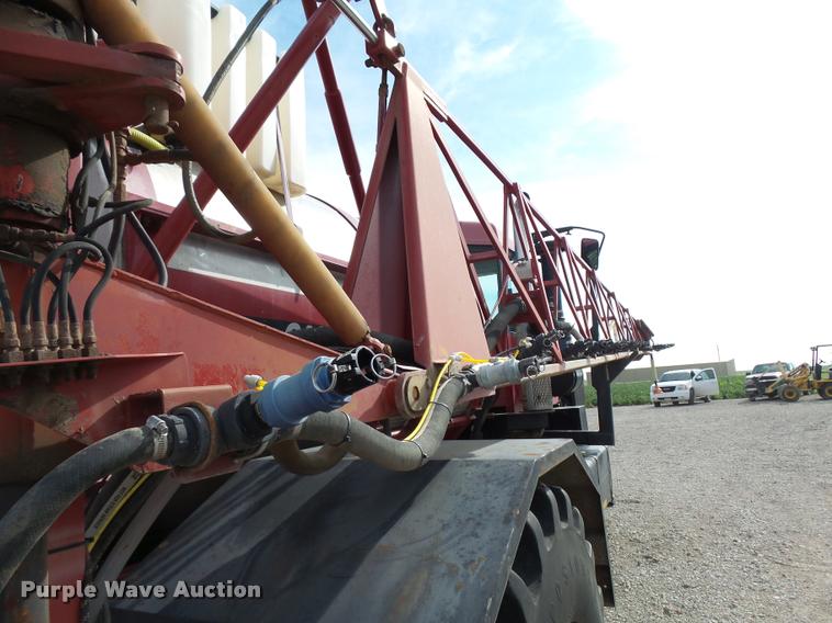 image for item DC6429 Case 3300B self-propelled sprayer