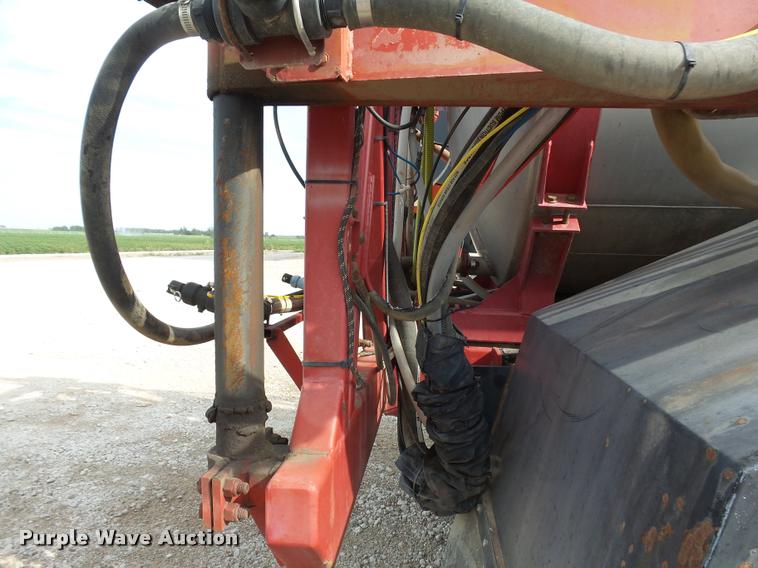 image for item DC6429 Case 3300B self-propelled sprayer