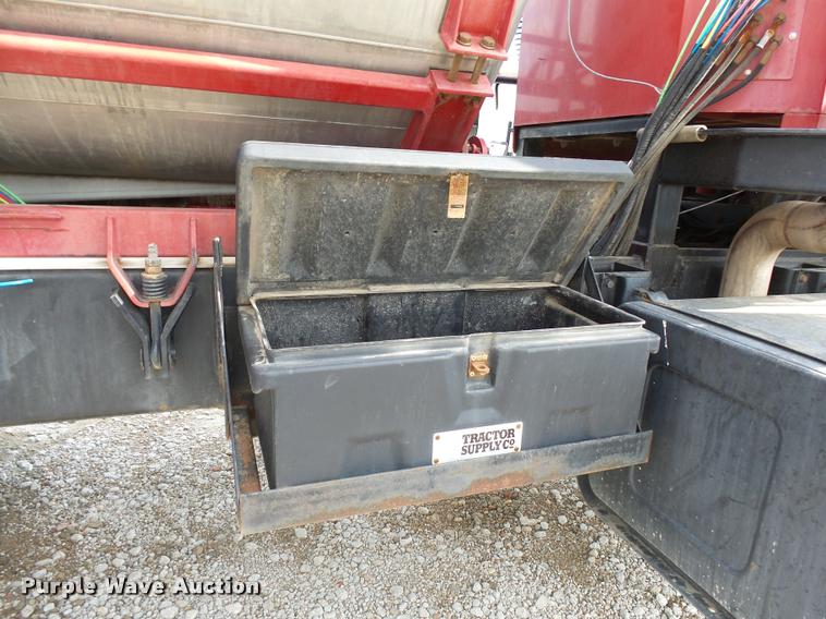 image for item DC6429 Case 3300B self-propelled sprayer