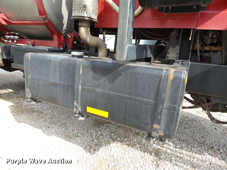 image for item DC6429 Case 3300B self-propelled sprayer