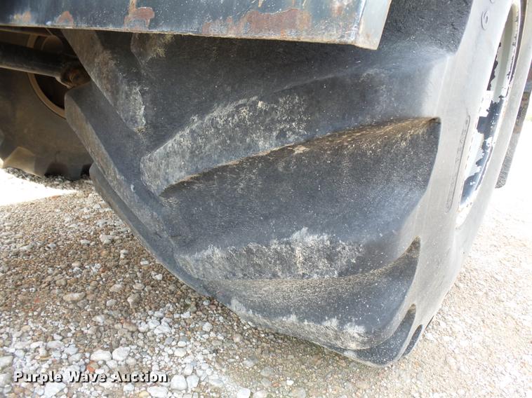 image for item DC6429 Case 3300B self-propelled sprayer