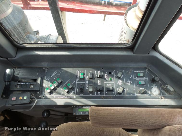 image for item DC6429 Case 3300B self-propelled sprayer