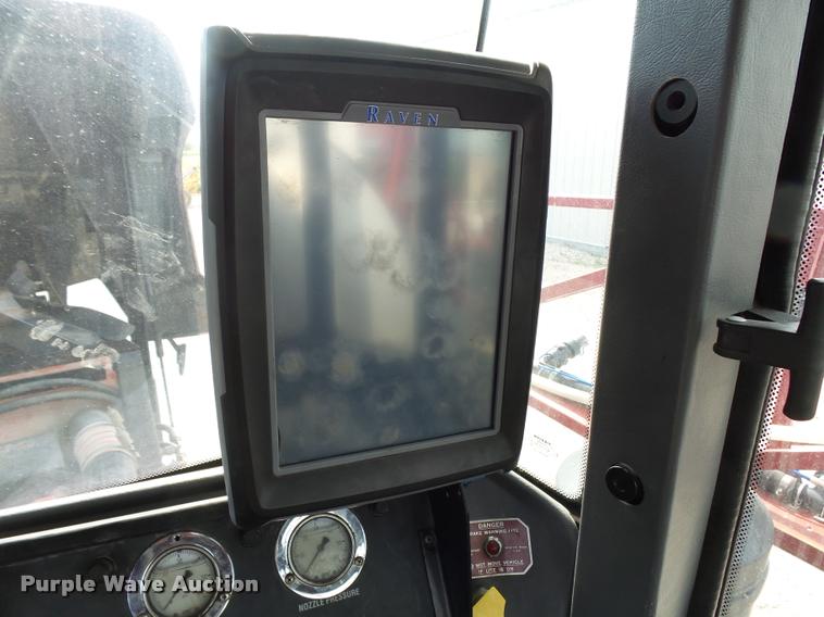 image for item DC6429 Case 3300B self-propelled sprayer