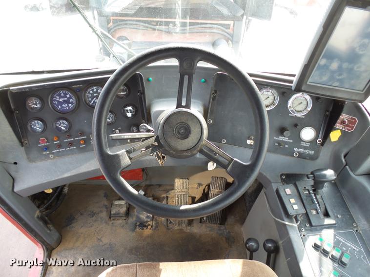 image for item DC6429 Case 3300B self-propelled sprayer