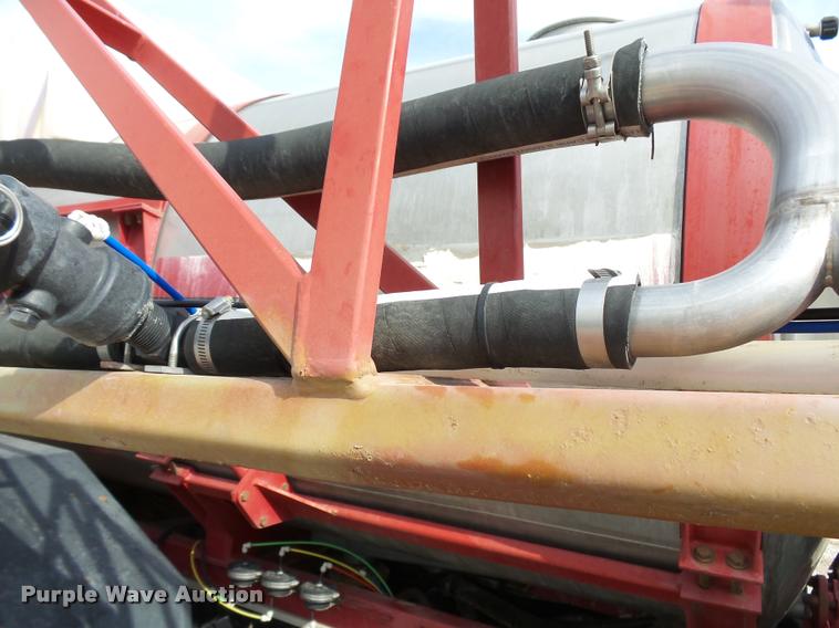 image for item DC6429 Case 3300B self-propelled sprayer