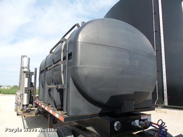 image for item DC6448 2012 Skiles applicator trailer