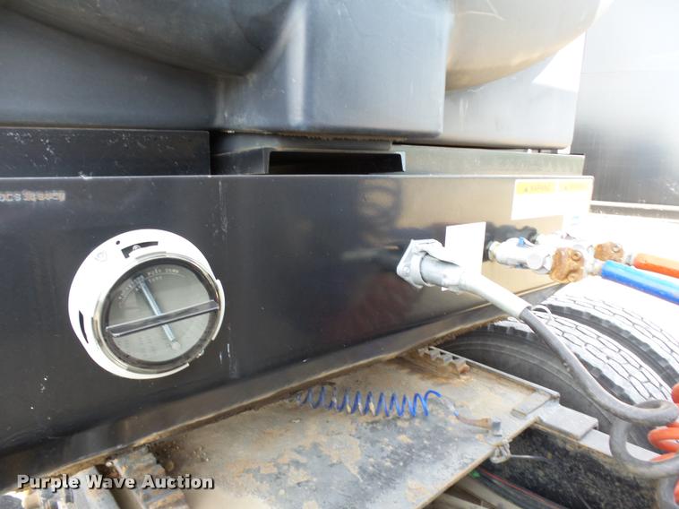 image for item DC6448 2012 Skiles applicator trailer