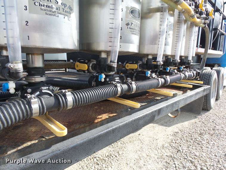 image for item DC6448 2012 Skiles applicator trailer