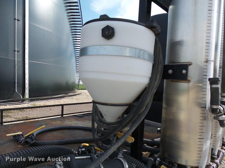 image for item DC6448 2012 Skiles applicator trailer