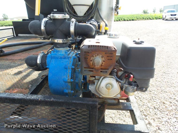 image for item DC6448 2012 Skiles applicator trailer