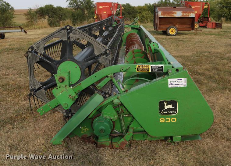 image for item DD0152 1994 John Deere 930F flex head