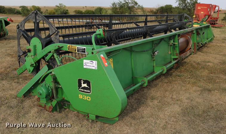 image for item DD0152 1994 John Deere 930F flex head