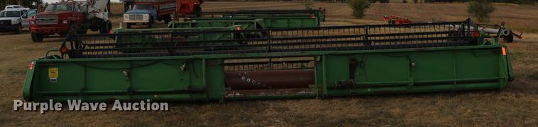 image for item DD0152 1994 John Deere 930F flex head