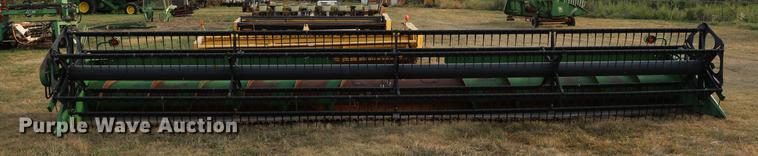 image for item DD0152 1994 John Deere 930F flex head