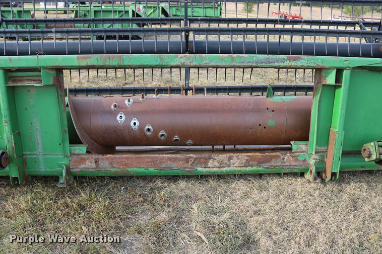 image for item DD0152 1994 John Deere 930F flex head