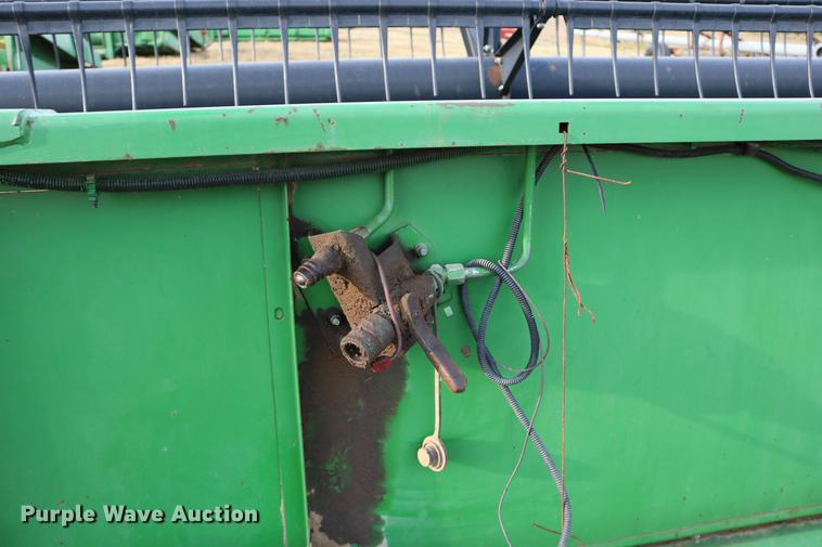 image for item DD0152 1994 John Deere 930F flex head