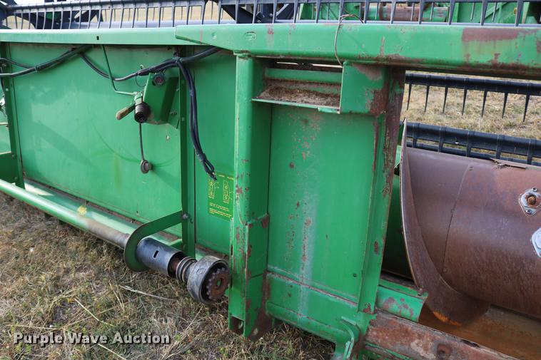 image for item DD0152 1994 John Deere 930F flex head