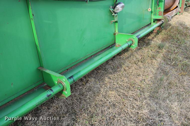 image for item DD0152 1994 John Deere 930F flex head