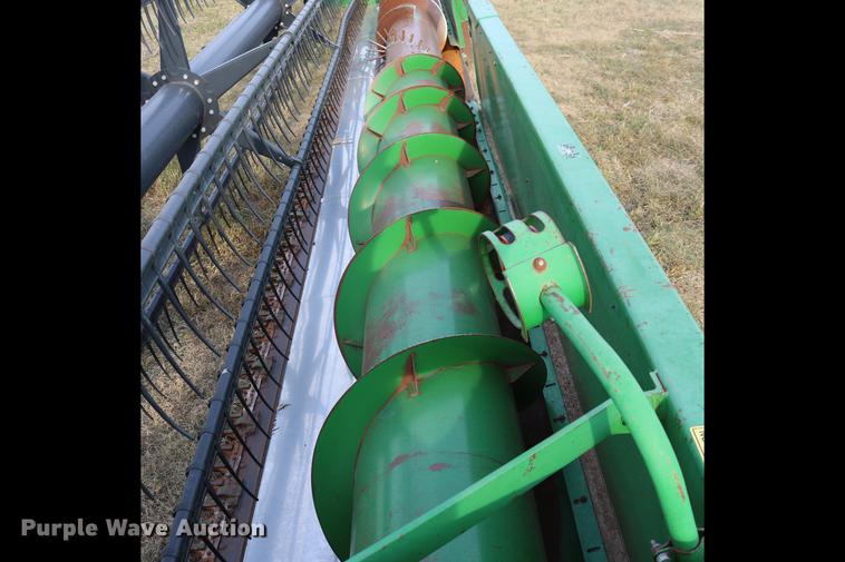 image for item DD0152 1994 John Deere 930F flex head