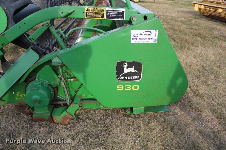 image for item DD0152 1994 John Deere 930F flex head