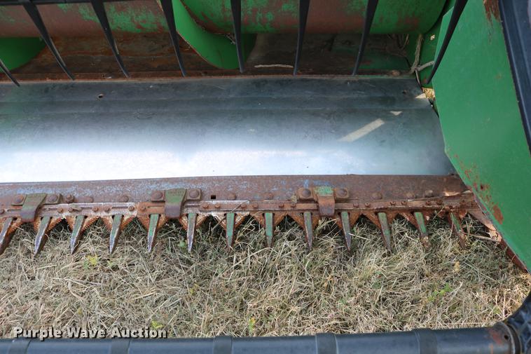 image for item DD0152 1994 John Deere 930F flex head