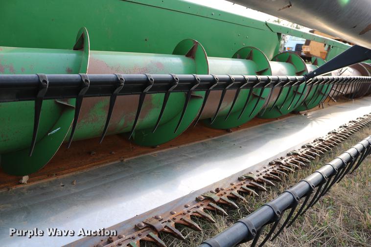 image for item DD0152 1994 John Deere 930F flex head