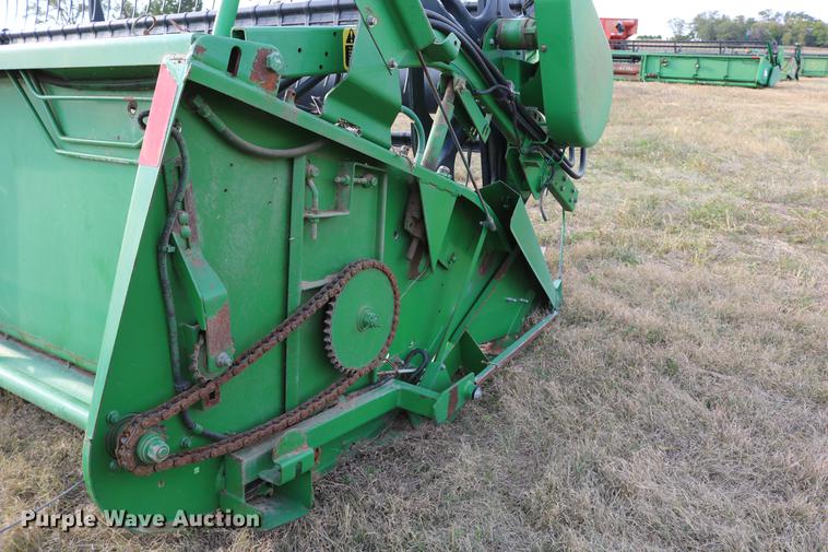image for item DD0152 1994 John Deere 930F flex head