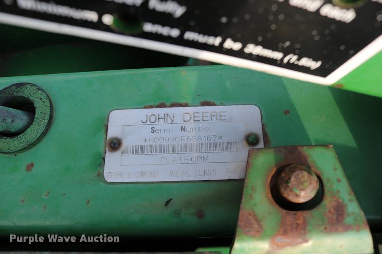 image for item DD0152 1994 John Deere 930F flex head