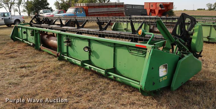 image for item DD0155 1998 John Deere 930F flex head