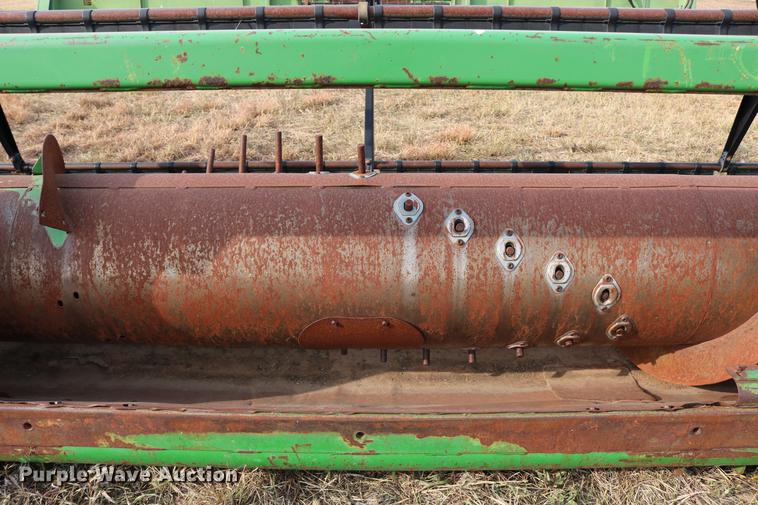 image for item DD0155 1998 John Deere 930F flex head