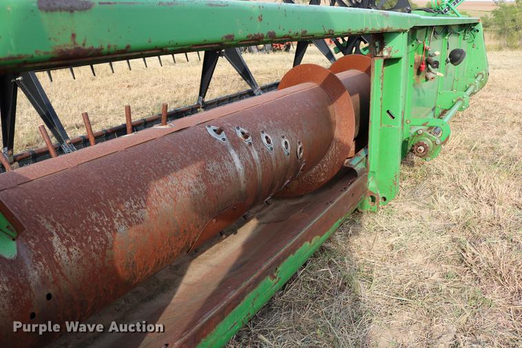 image for item DD0155 1998 John Deere 930F flex head