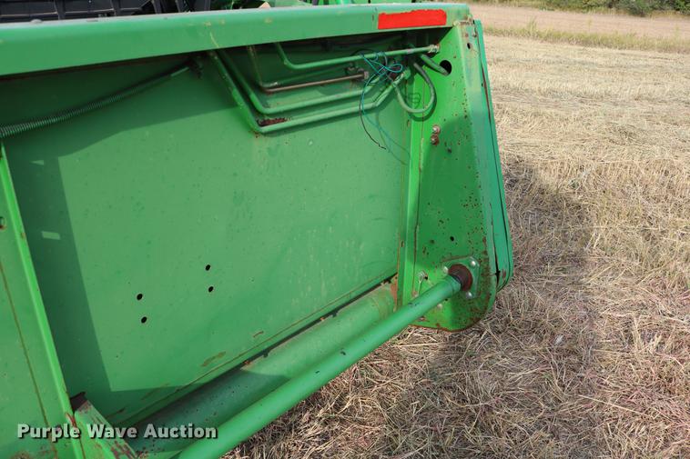 image for item DD0155 1998 John Deere 930F flex head