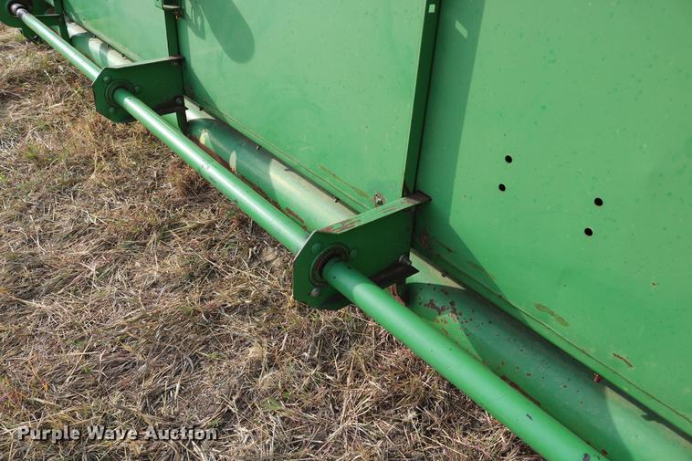 image for item DD0155 1998 John Deere 930F flex head