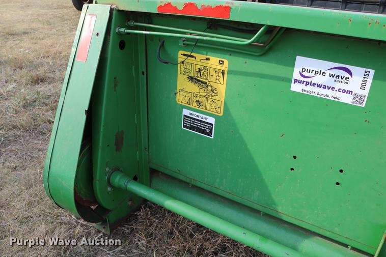 image for item DD0155 1998 John Deere 930F flex head