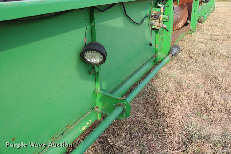 image for item DD0155 1998 John Deere 930F flex head