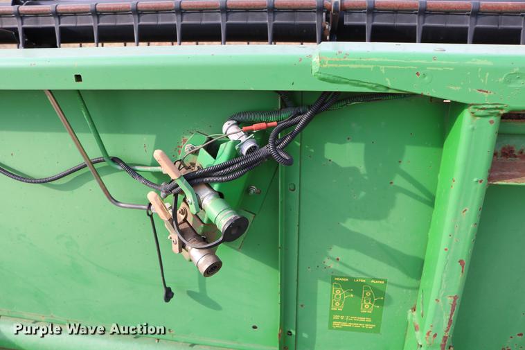 image for item DD0155 1998 John Deere 930F flex head