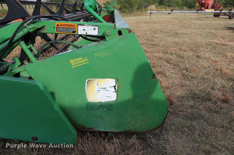 image for item DD0155 1998 John Deere 930F flex head