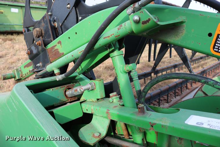 image for item DD0155 1998 John Deere 930F flex head